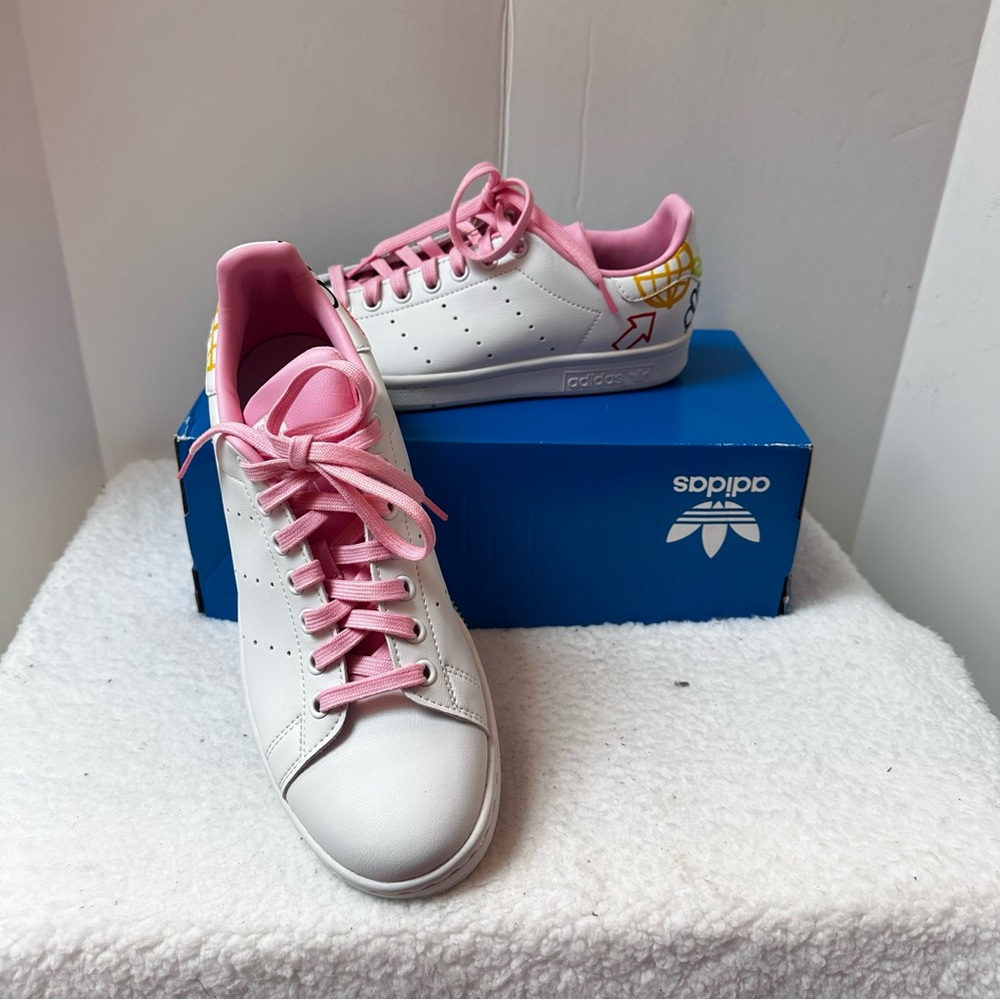 Women’s Adidas Stan Smith Shoes - Picture 2 of 13